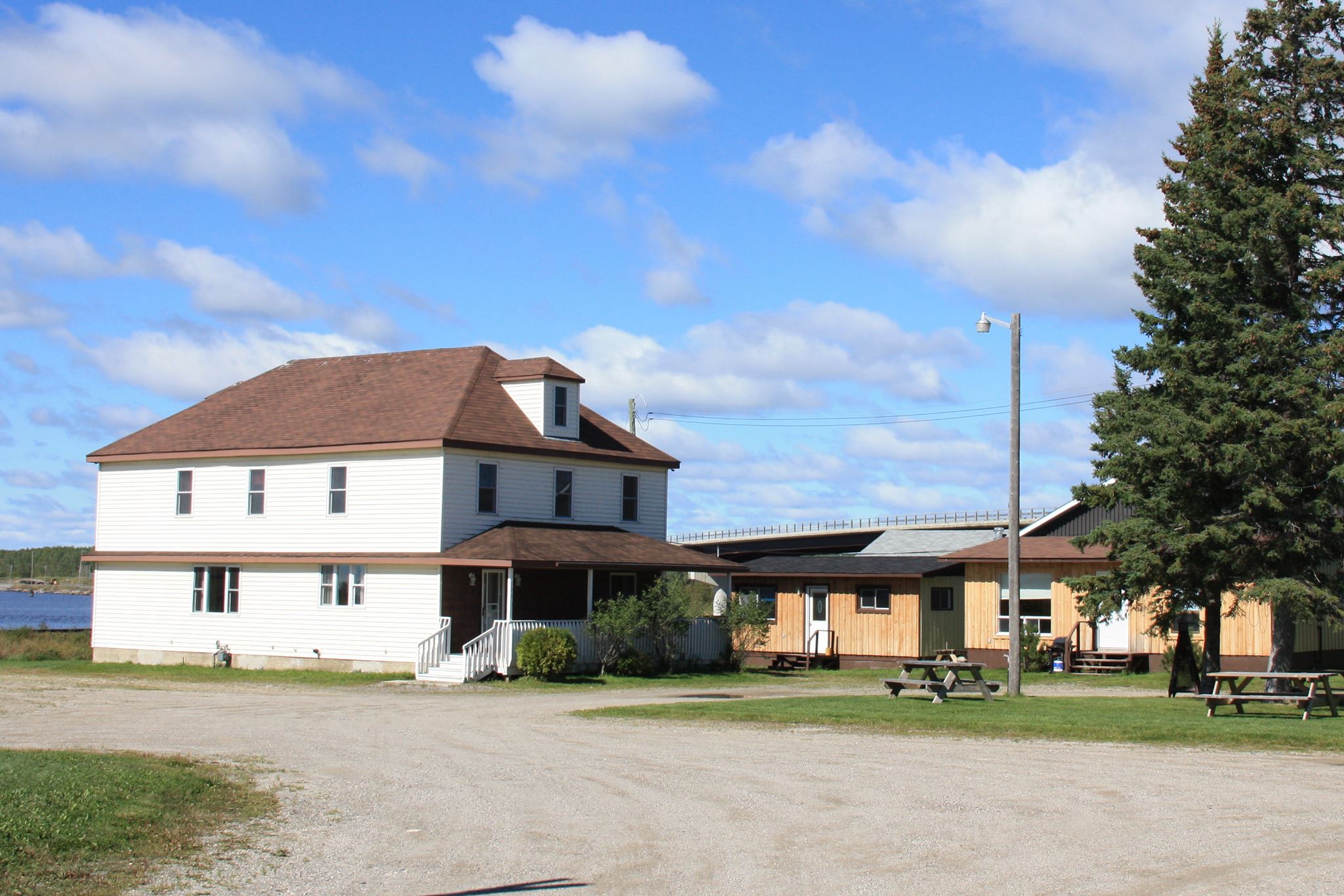 Longlac Lodge and cabins