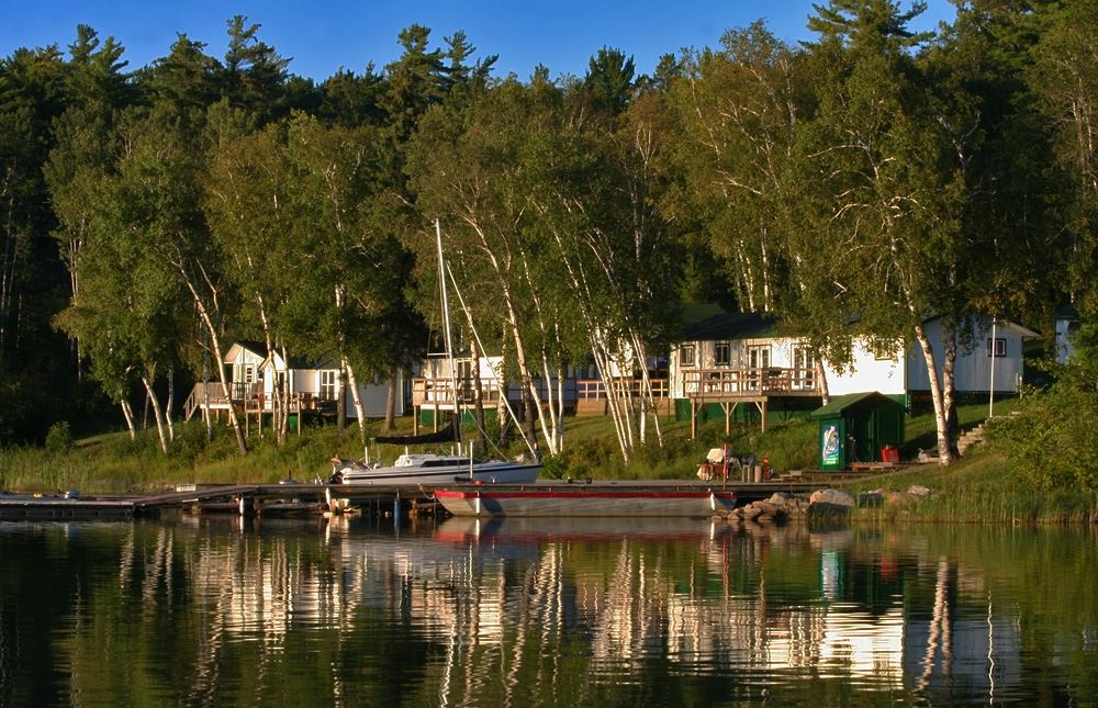 Moore Bay Lodge