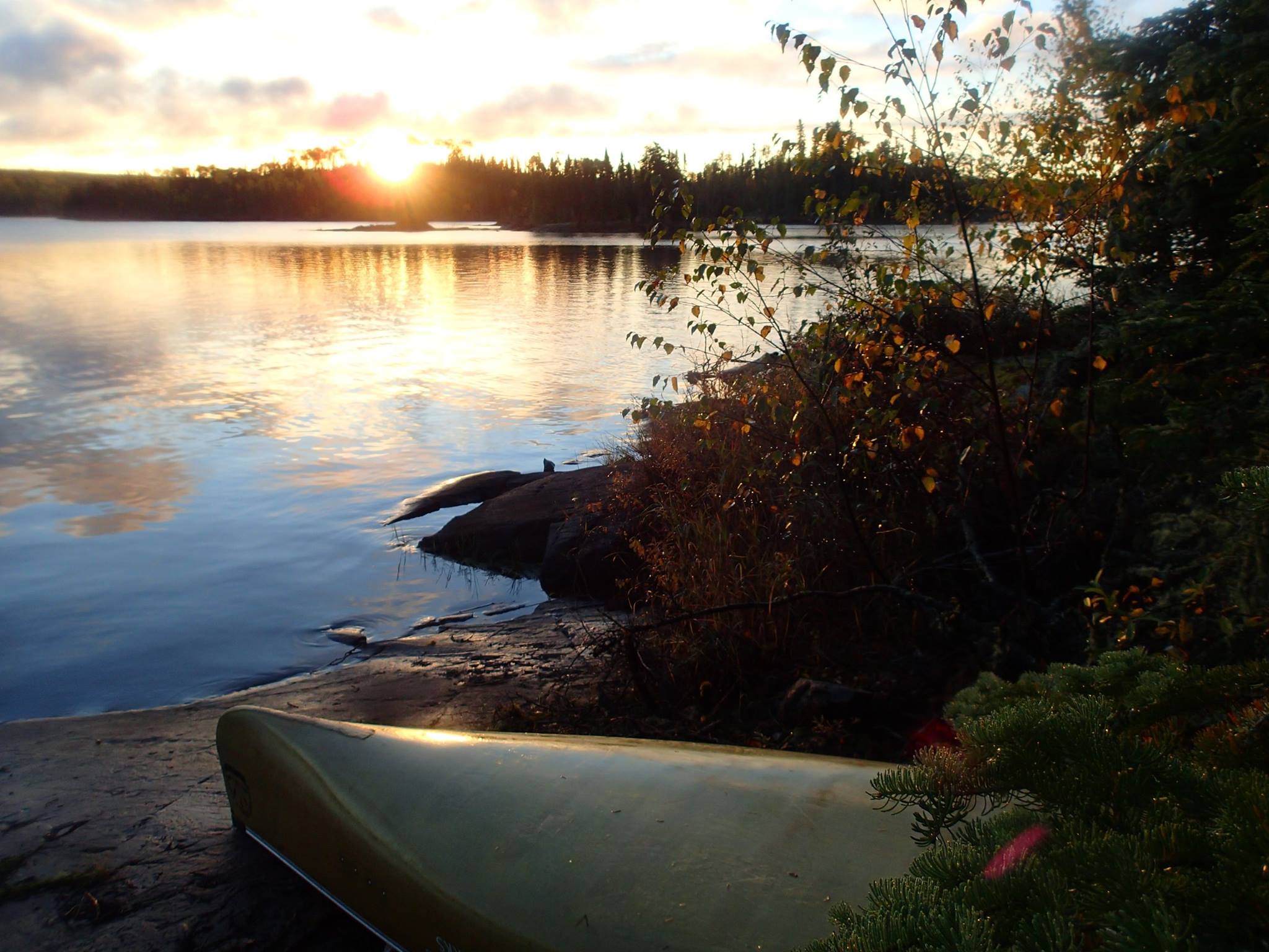 Woodland Caribou PP canoe at sunrise