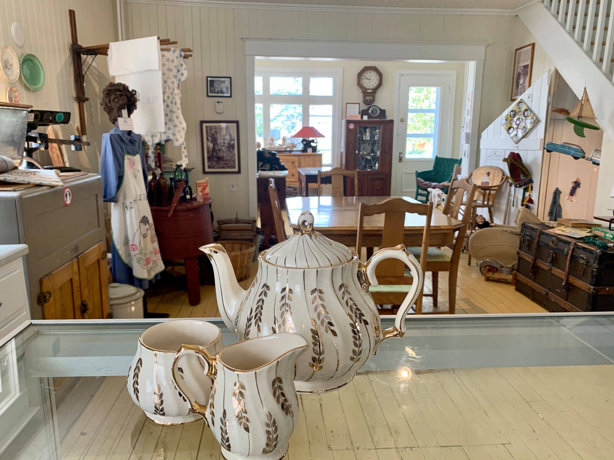 interior museum kitchen exhibit