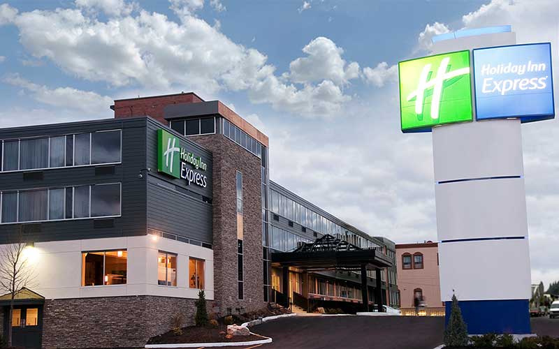 holiday inn express hotel exterior