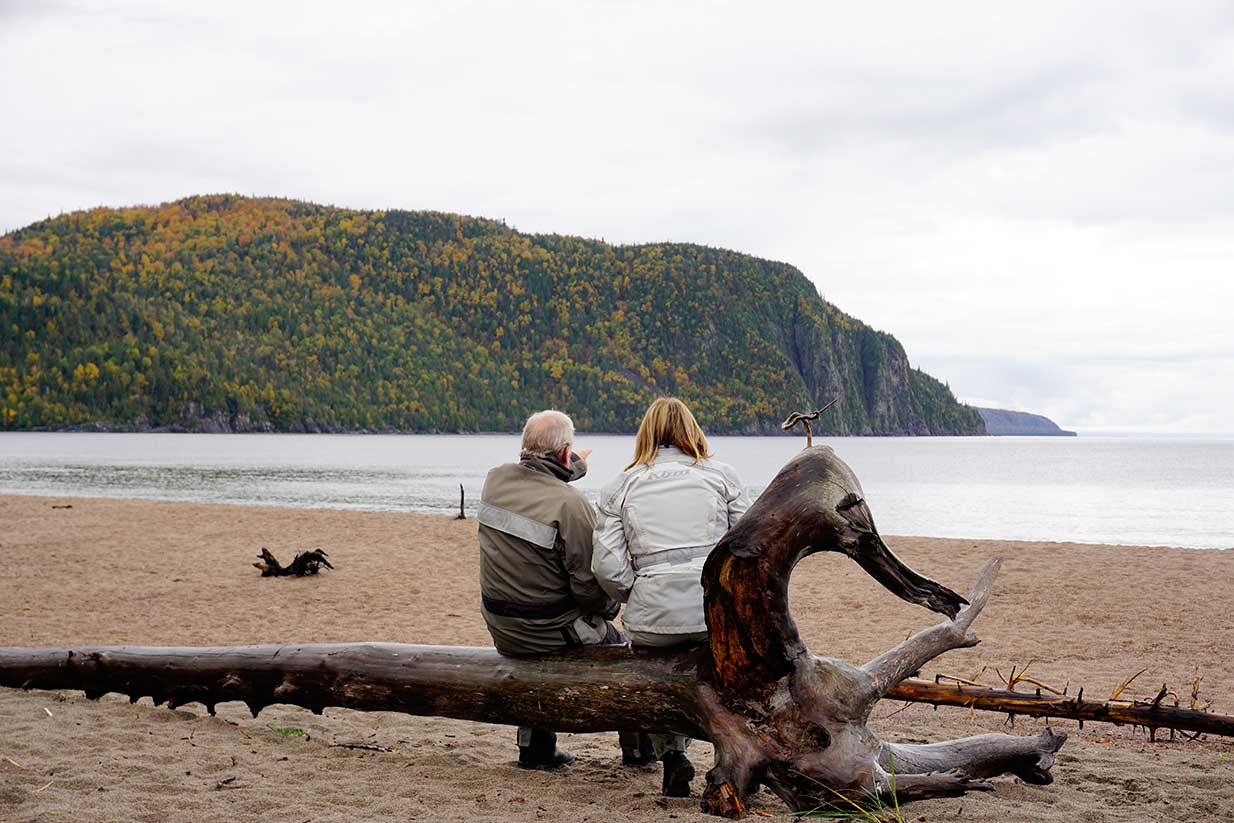 2 poeple at old woman bay, lake superior