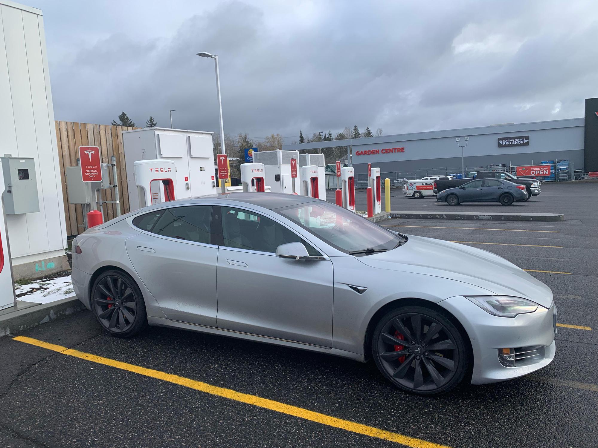 Tesla Supercharger in Kenora