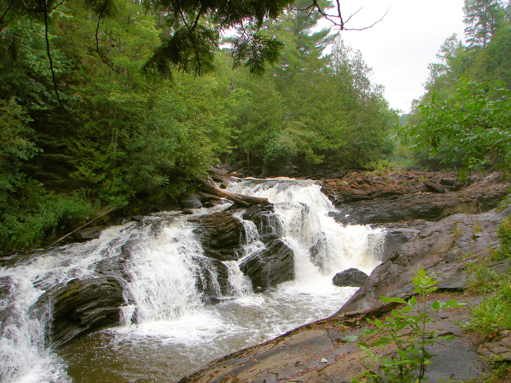 waterfalls at egan chutes provincial park