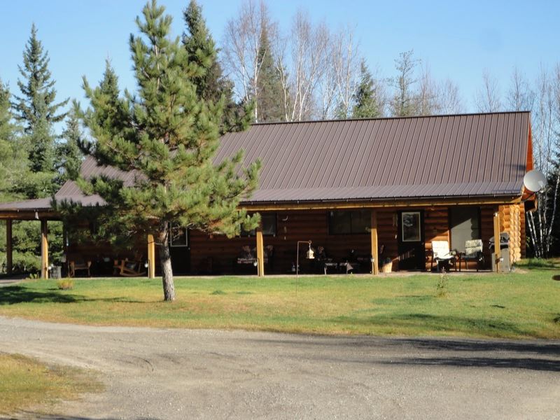 Lodge with trees