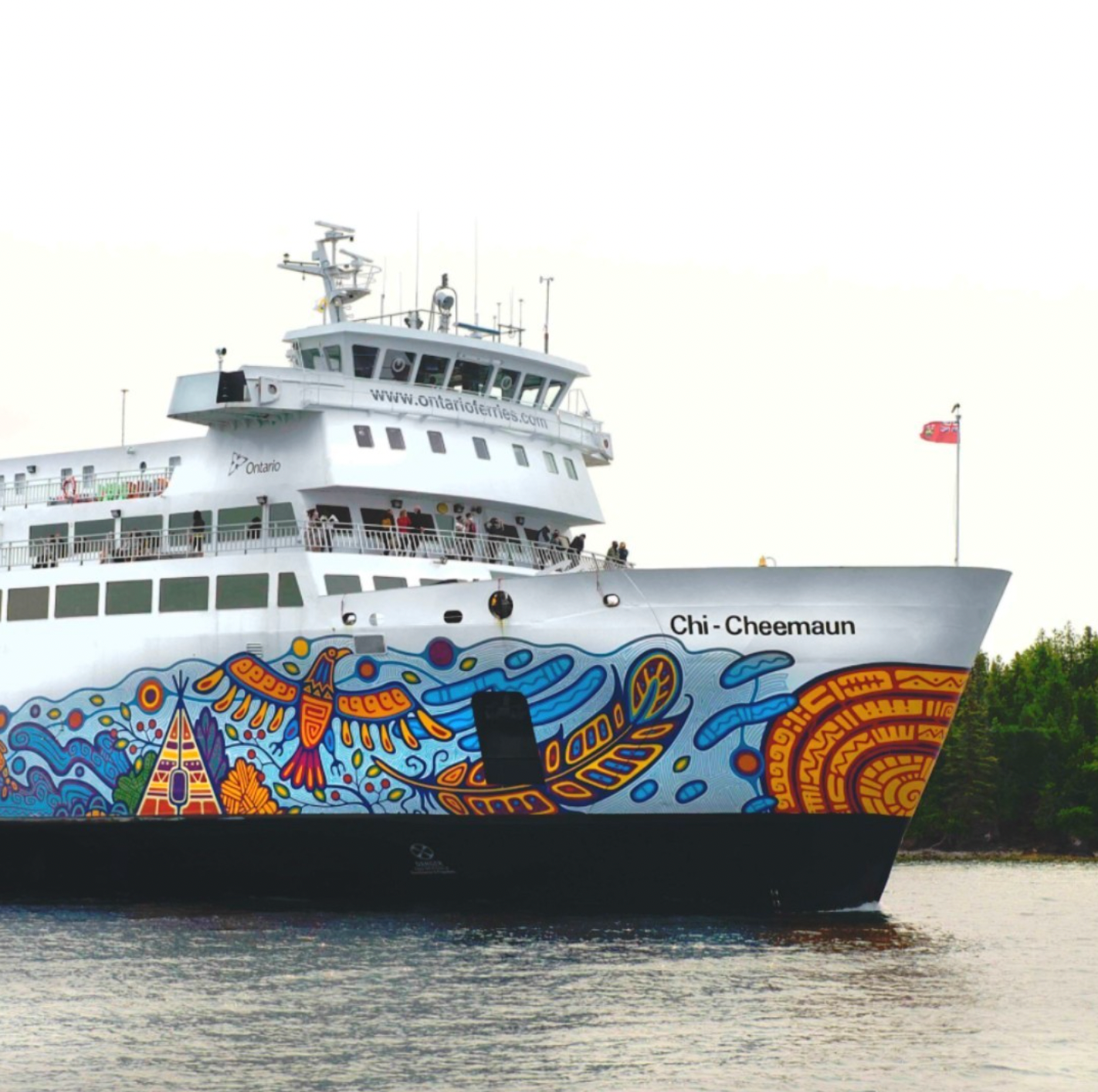 chi cheemaun ferry in the water