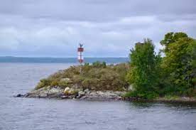 Rock bluff on lake 