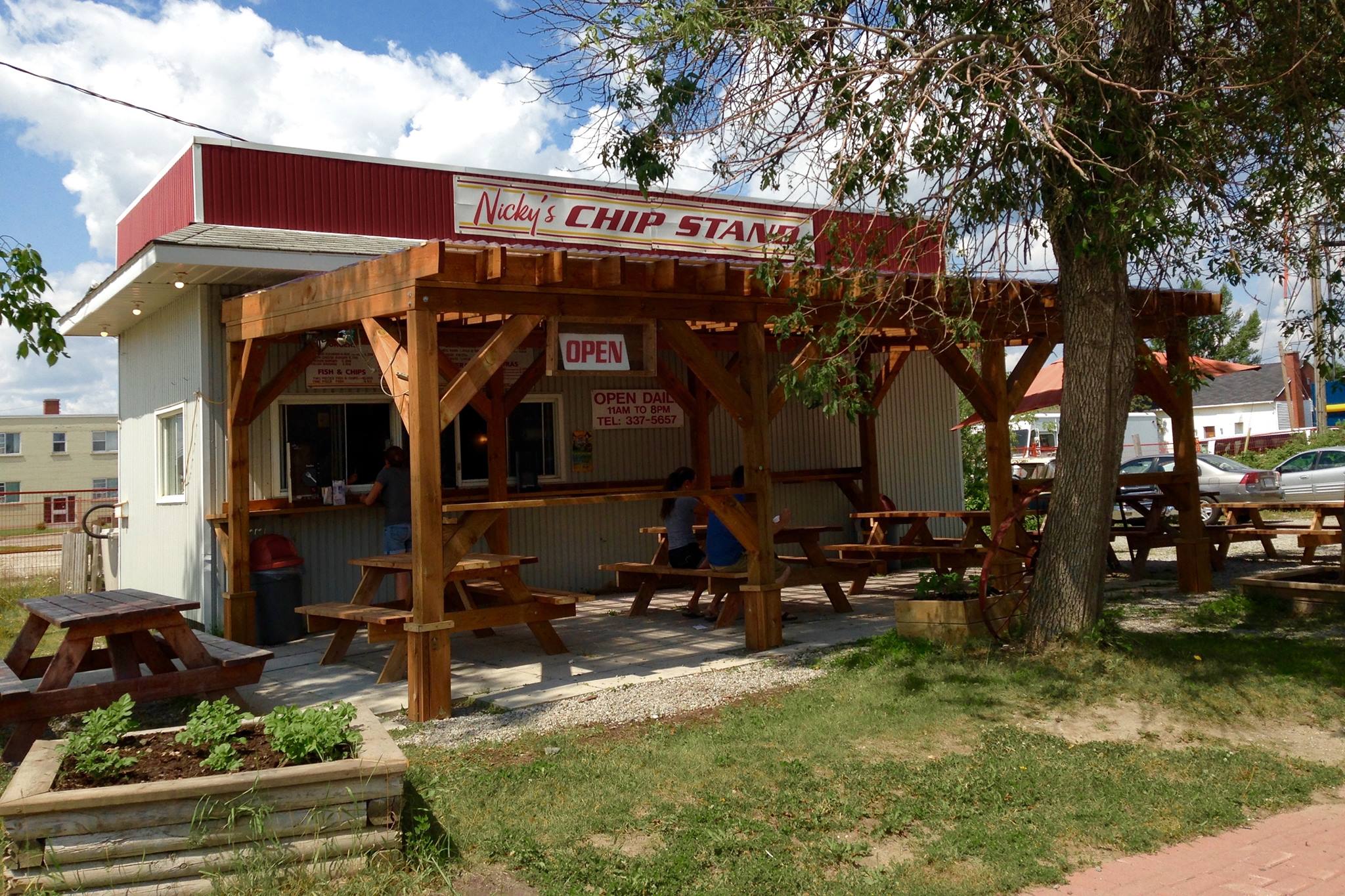 Exterior of chip stand