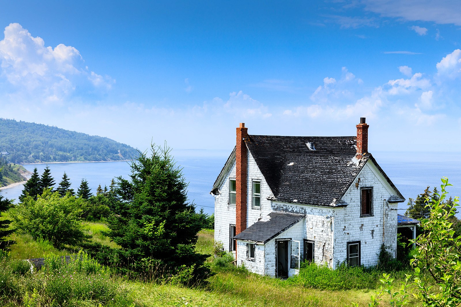 abandoned home overlooking Bras D'Or Lake