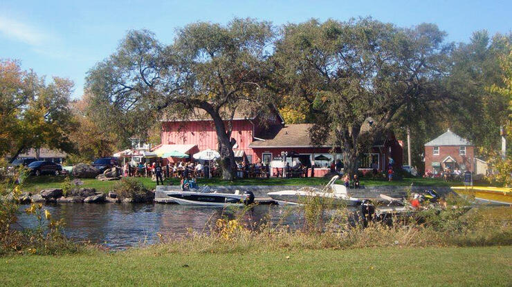 mainstreet bar and grill buckhorn ontario