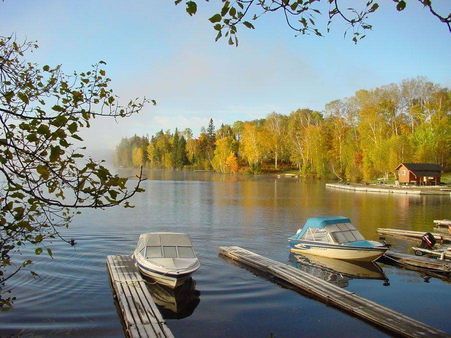 docks at agnew lake fishing lodge in northeastern ontario