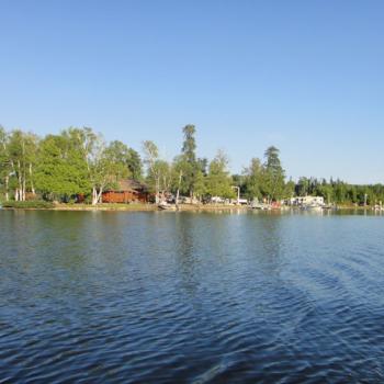 Pakashkan Lake Lodge