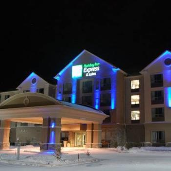 holiday inn new liskeard winter exterior