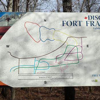 8th street trail sign fort frances