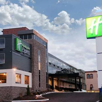 holiday inn express hotel exterior