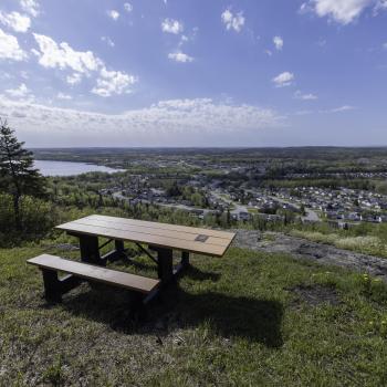 Manitouwadge Lookout Superior Picnic Table