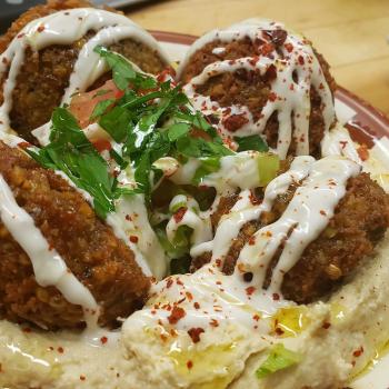 falafel in hummus