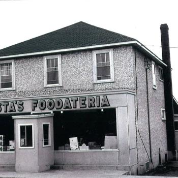 Black and white photo of grocery store