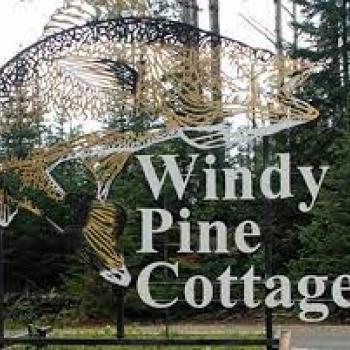 Metal sign/logo "Windy Pine Cottages"