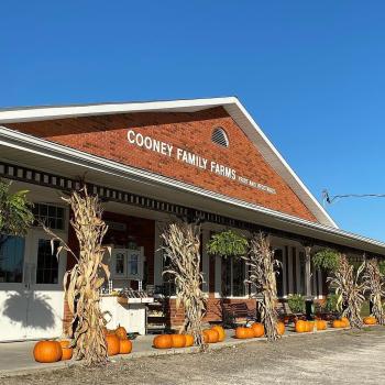 the apple store at cooney farms from outside