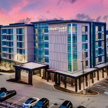 Courtyard by Marriott Burlington at dusk