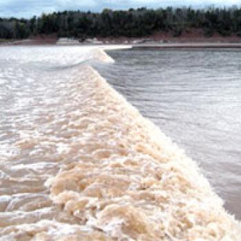 tidal bore bay of fundy