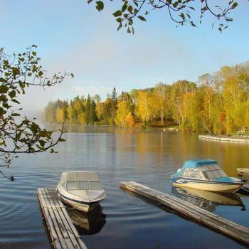 docks at agnew lake fishing lodge in northeastern ontario